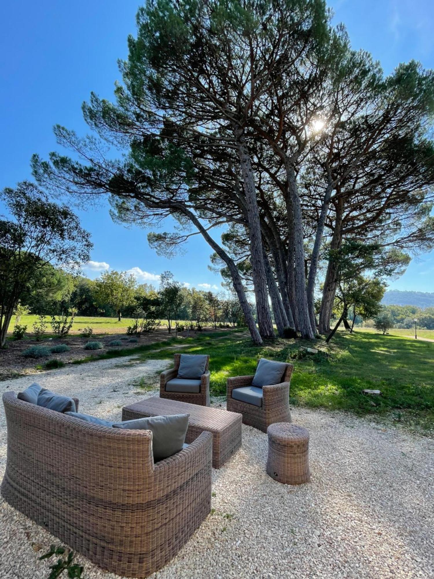 La Pavoyere Hotel Mormoiron Bagian luar foto